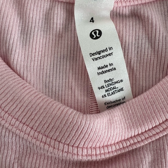 NWOT Lululemon tank - size 4 - Picture 2 of 2